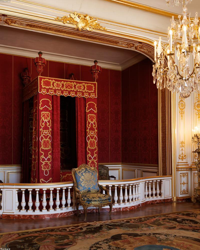 Contemporary Brass Bed V2