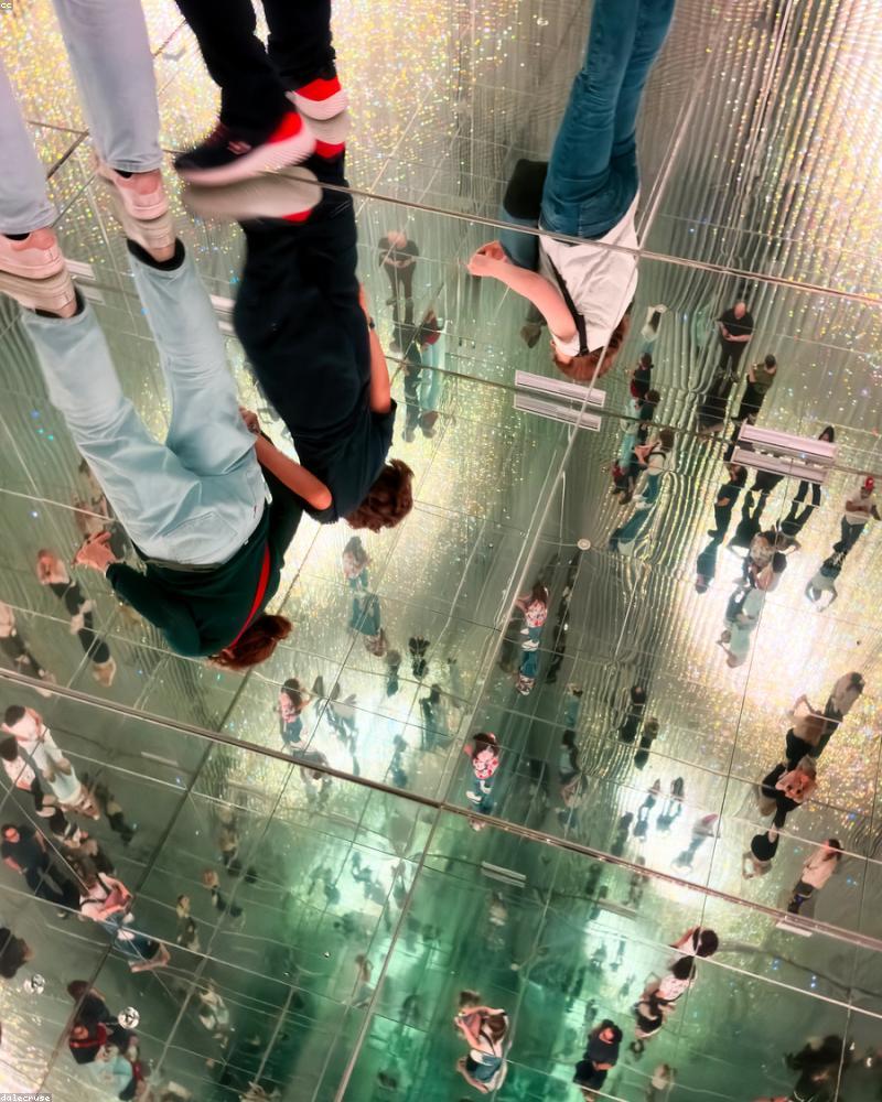 Luxury Glass Lamp V12